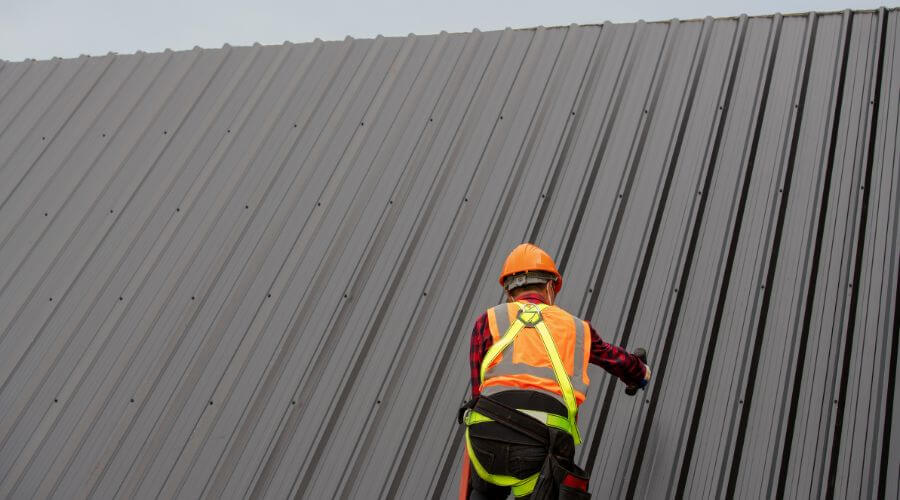 Professional gutter cleaning in Thorndale, TX